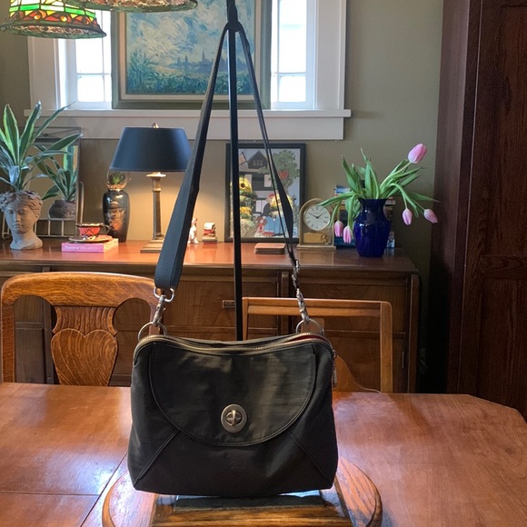 A Grey Baggalini Bag - Picture 1 of 5